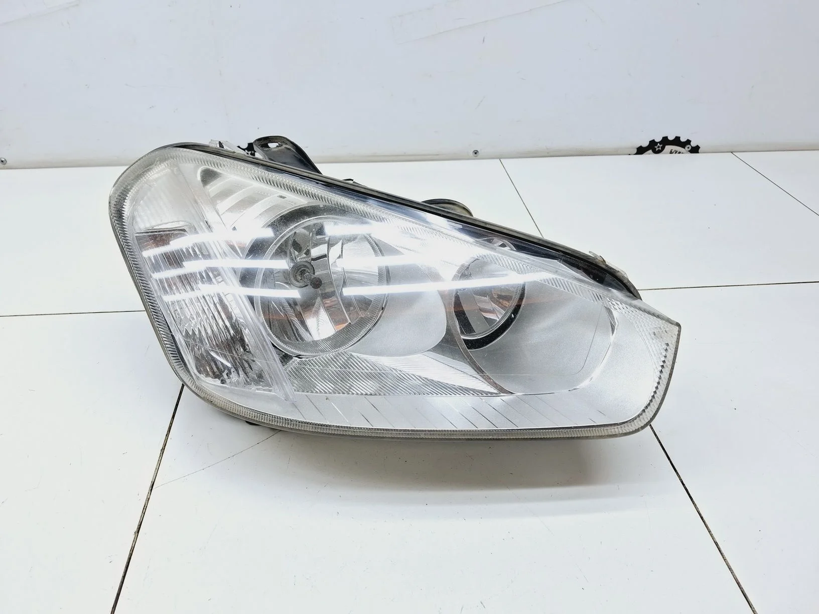 фара Ford C-MAX I 2003-2010