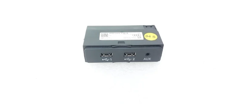 Разъем aux usb Bentley Bentayga 2016 4V1