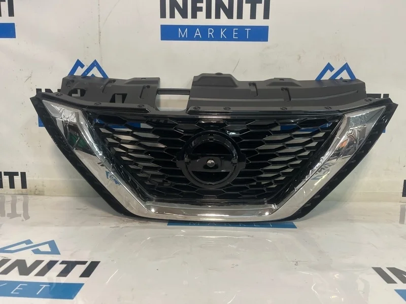 Решетка радиатора Nissan Qashqai J11
