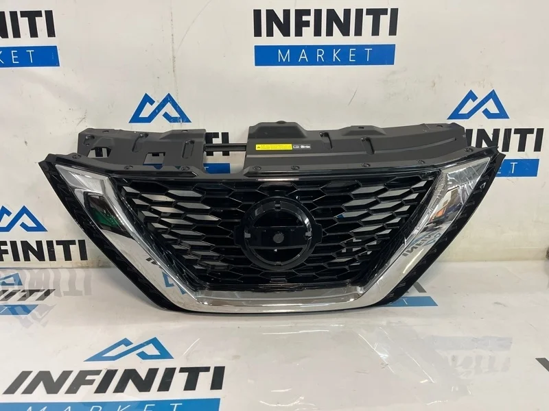 Решетка радиатора Nissan Qashqai J11