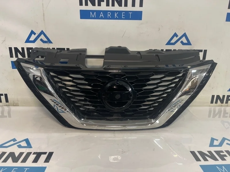 Решетка радиатора Nissan Qashqai J11