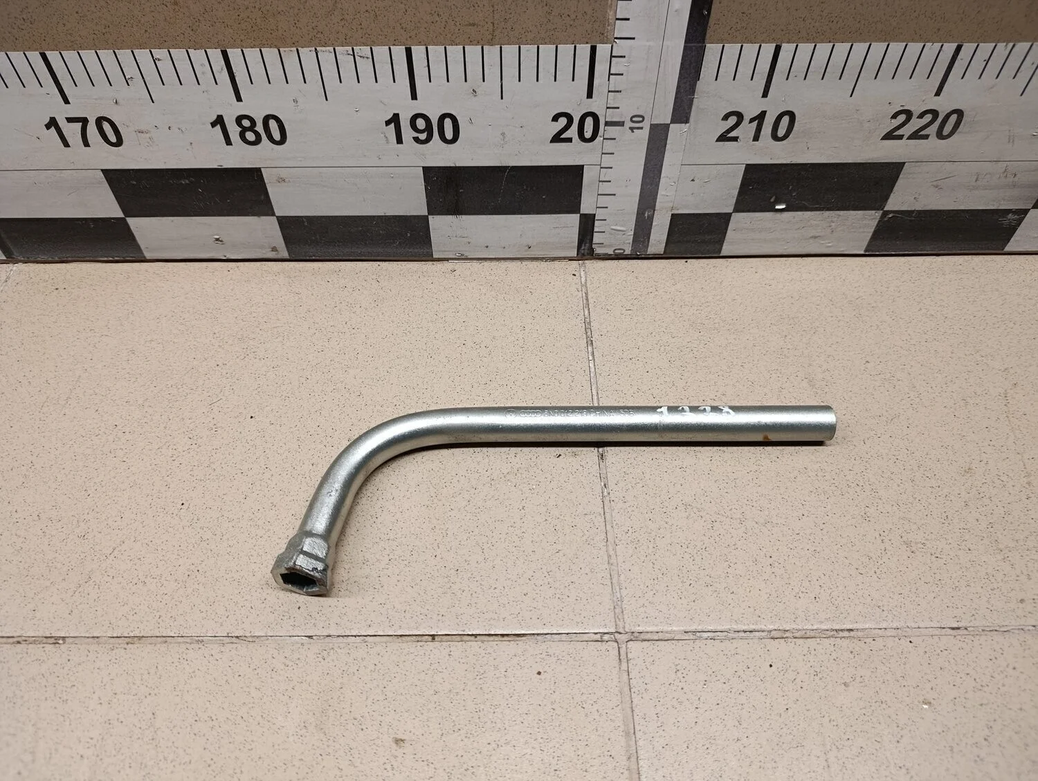 Ключ баллонный A4 [B8] 2007-2015