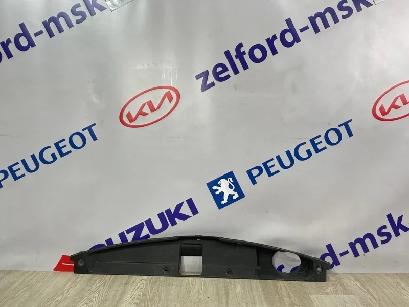 Дефлектор радиатора верхний KIA SPORTAGE 2010-2013г