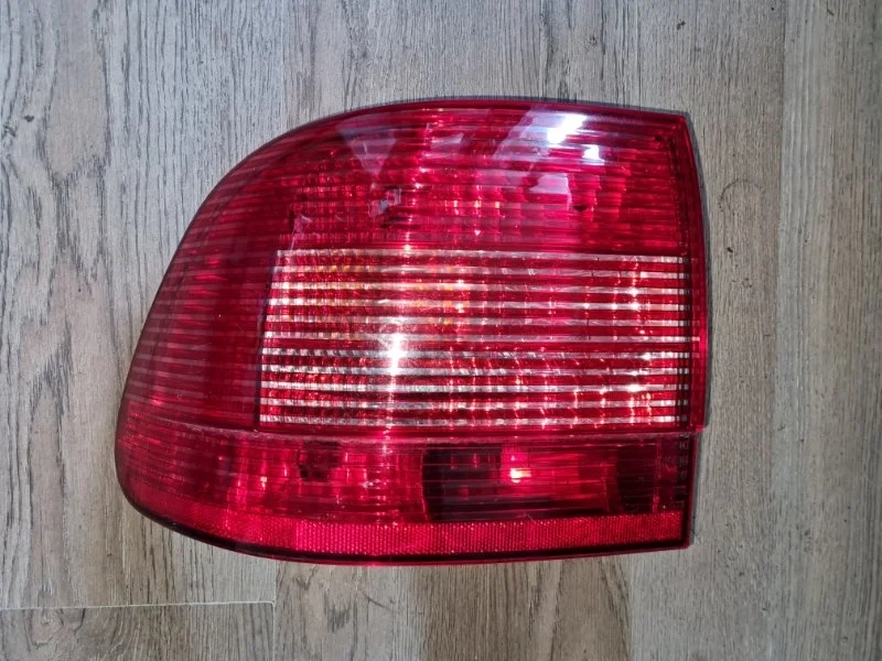 Фонарь Porsche Cayenne 2006 955