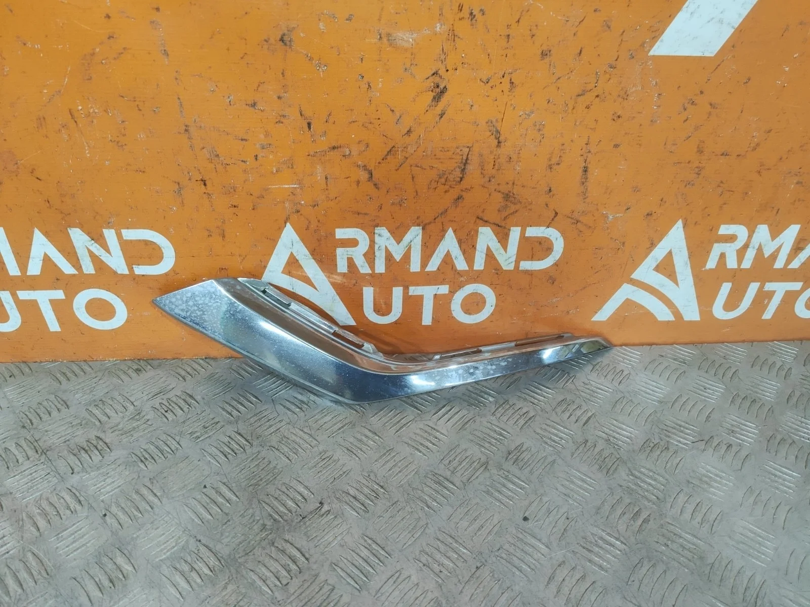 Накладка бампера Mitsubishi Outlander 2015-нв 3