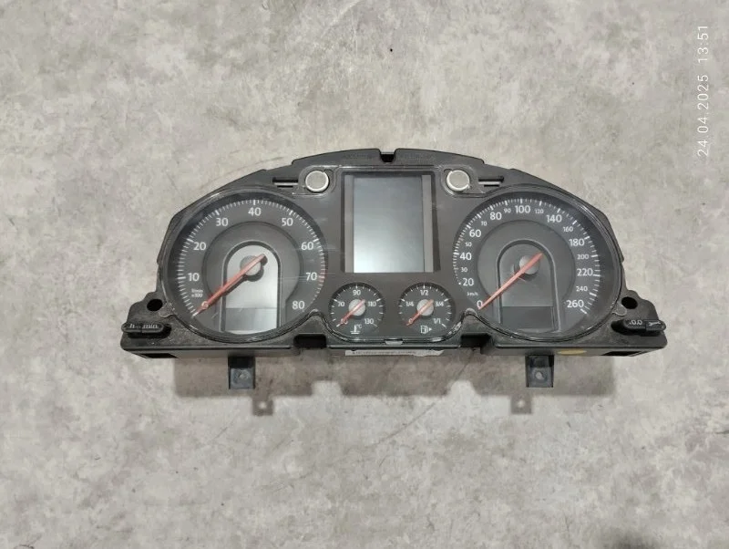 Панель приборов Volkswagen Passat B6 AXX 2008