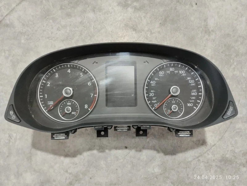 Панель приборов Volkswagen Passat B7 CBTA 2013