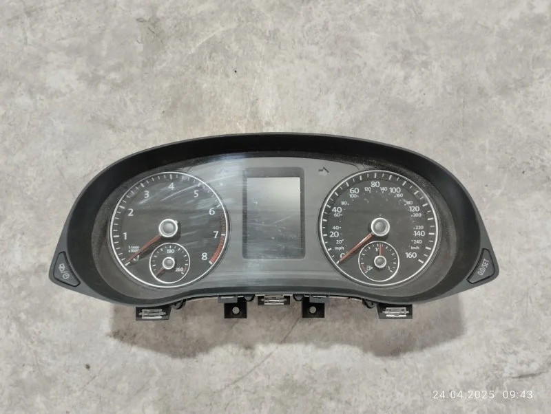 Панель приборов Volkswagen Passat B7 CBUA 2013