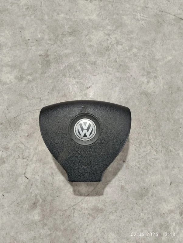 Подушка безопасности в руль Volkswagen Golf 1K1