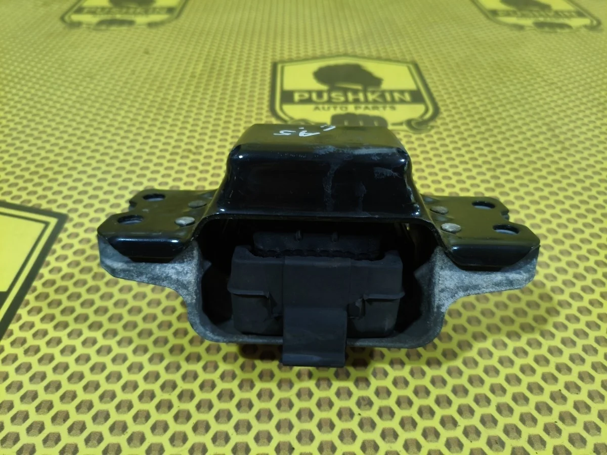 Опора двигателя Skoda Octavia 2010 A5