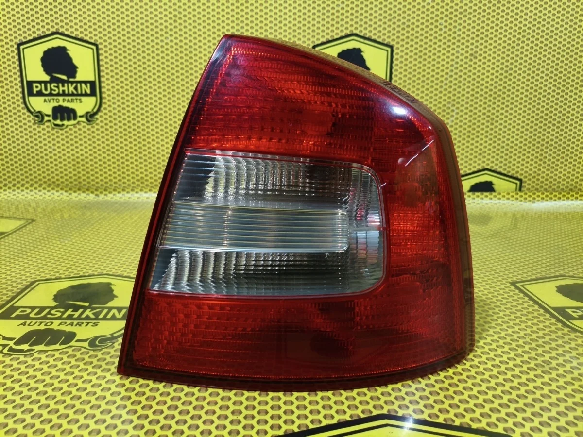 Фонарь в крыло Skoda Octavia 2010 A5