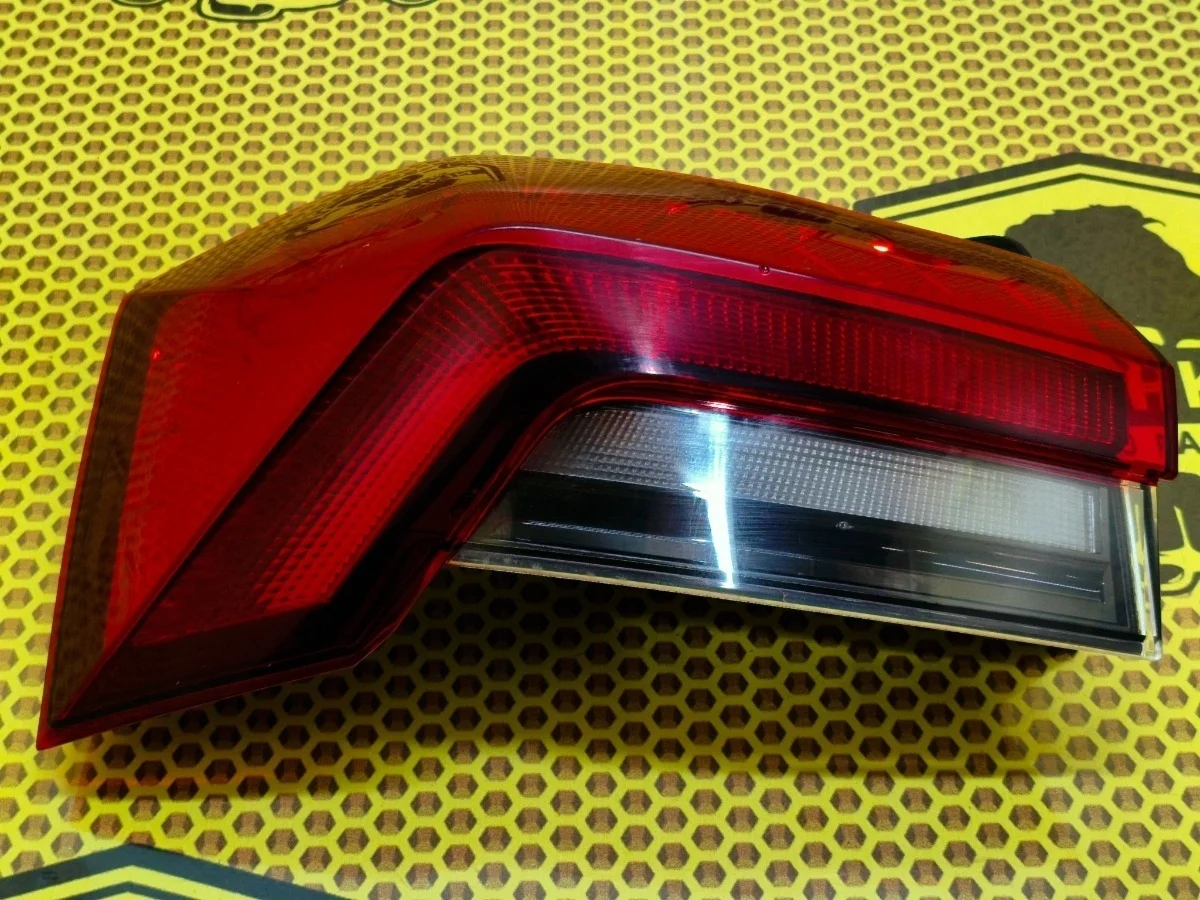 Фонарь в крыло Skoda Rapid 2020 NK6