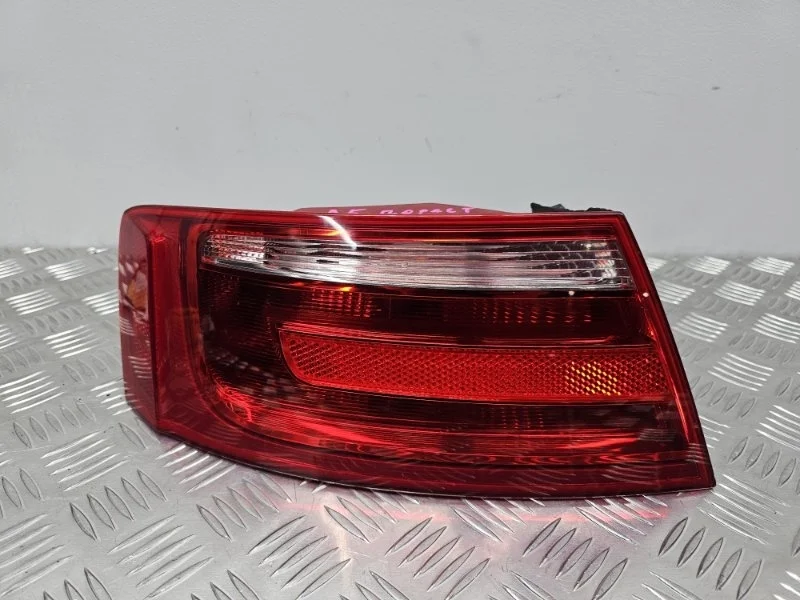 Фонарь Audi A5 8T