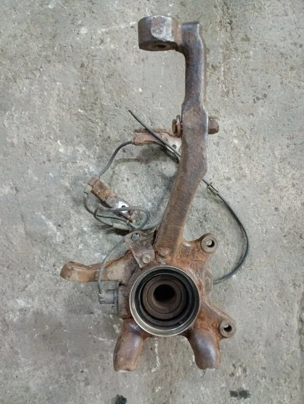 Кулак поворотный правый Toyota Hilux (2005-2015) 2010 Пикап