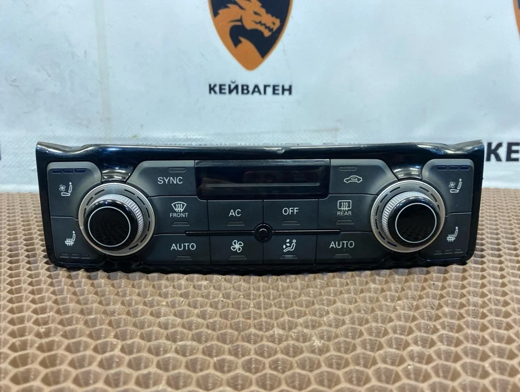 Блок управления климат-контролем Audi A8 2011 D4