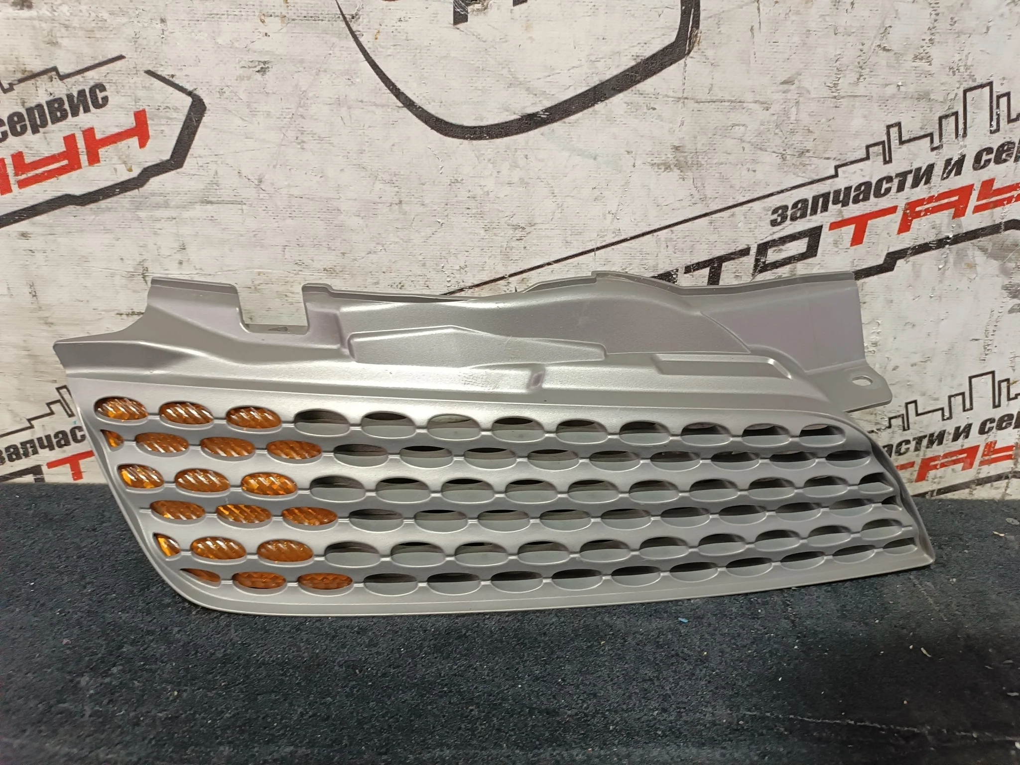 РЕШЕТКА РАДИАТОРА NISSAN MARCH AK12 BK12 BNK12 K12 YK12 ПРАВАЯ С ПОВТОРИТЕЛЕМ 3452 1 МОДЕЛЬ 62320AX000 KB215Z