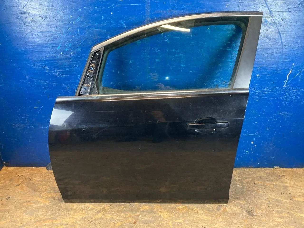 Дверь Opel Astra J 2009-2016 13285606, передняя левая