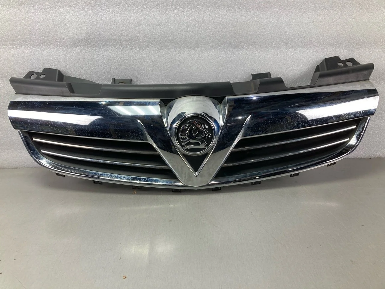 Решетка радиатора Opel Zafira B 2008-2014 13247327