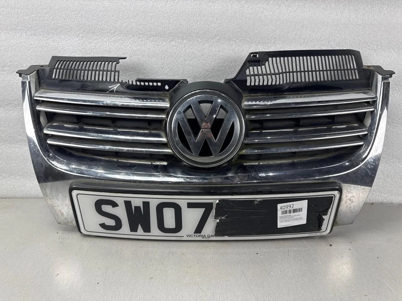 Решетка радиатора Volkswagen Jetta 5 2005-2011 1K5853653
