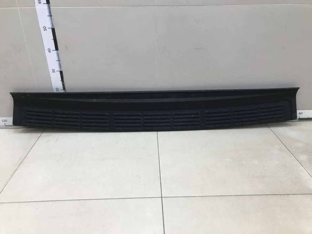 Накладка заднего бампера Toyota Land Cruiser J200 2007-2015