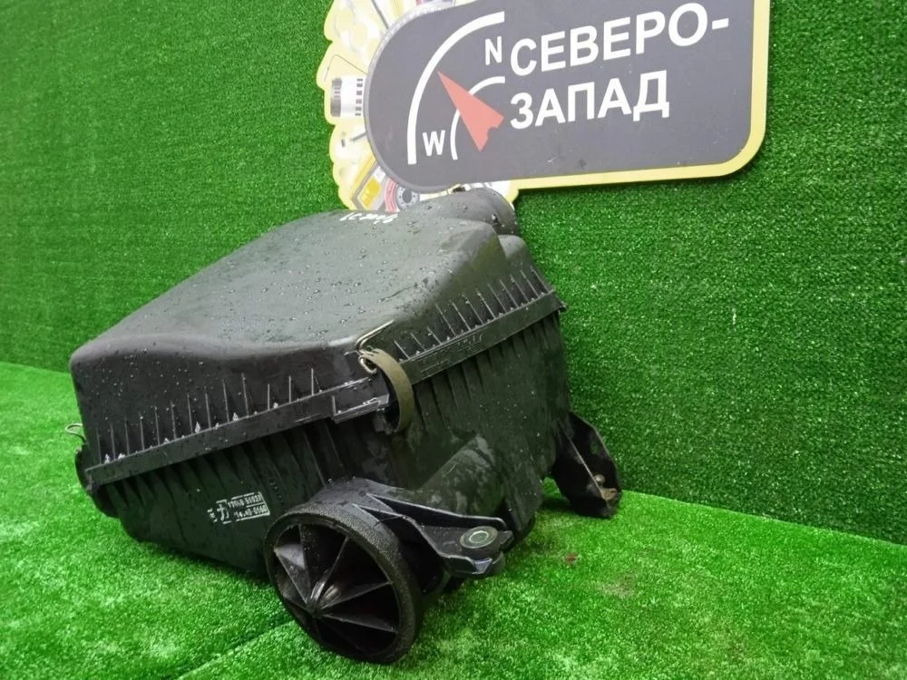 Корпус воздушного фильтра Toyota Land Cruiser 2011 200