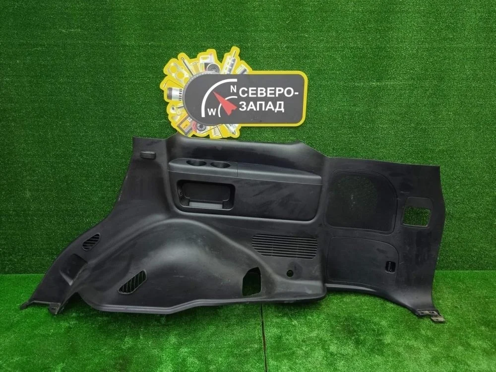 Обшивка багажника Toyota Land Cruiser 2011 200