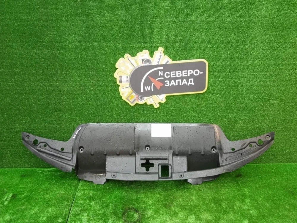 Накладка замка капота Toyota Land Cruiser 2011 200