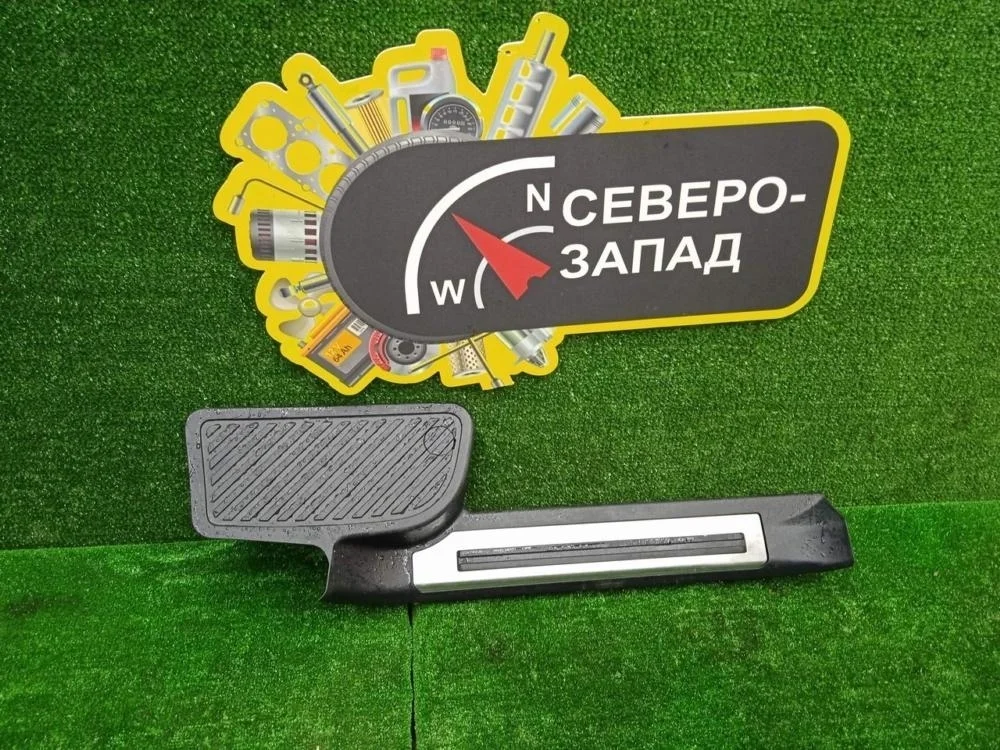 Накладка порог Toyota Land Cruiser 2011 200