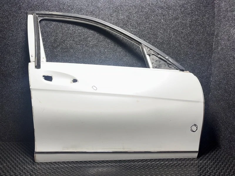 Дверь Mercedes-Benz C-Klasse 2014 A2047200205 W204 M271.820, передняя правая