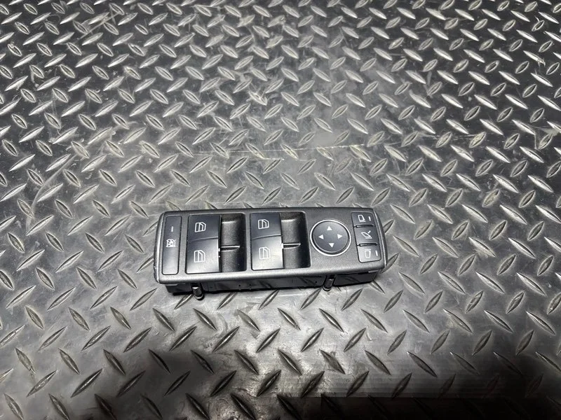 Блок управления стеклоподъемниками Mercedes-Benz C-Klasse 2014 A2049055402 W204 M271.820