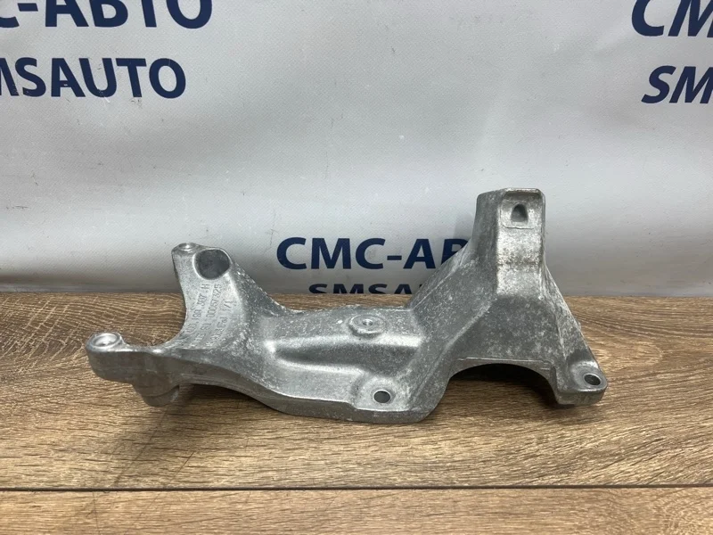 Кронштейн ДВС Audi A7 2012 4G0199307H C7 3.0 CGW, левый