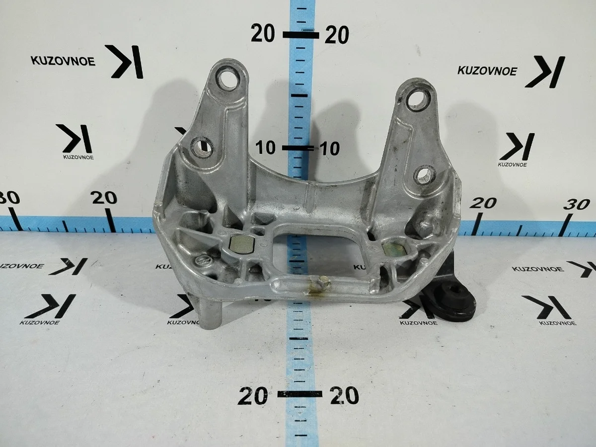 Кронштейн опоры двигателя Renault Koleos QM6 2019 HZG