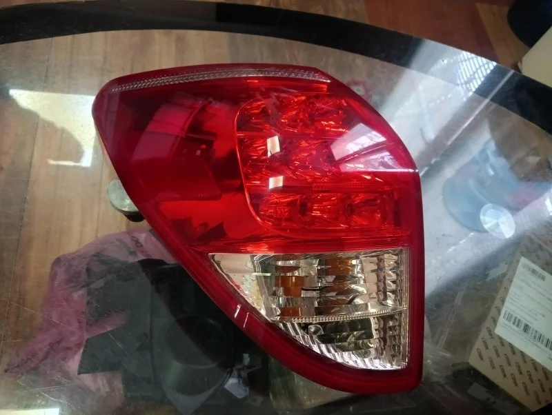 Фонарь Toyota RAV4 2006-2012 30