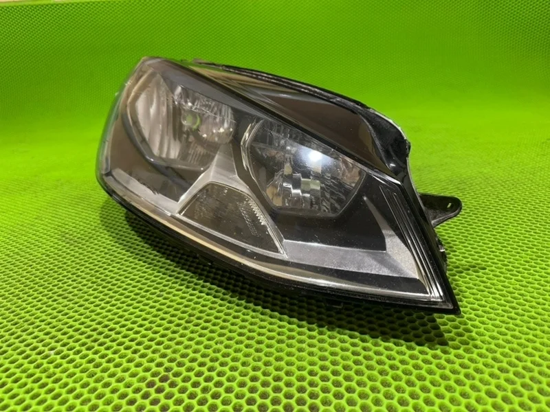 Фара Volkswagen Golf 7 5G1941006, правая