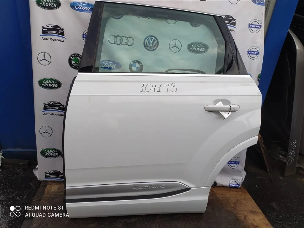 Дверь задняя левая Audi Q7 2015-2025 4M0833051E