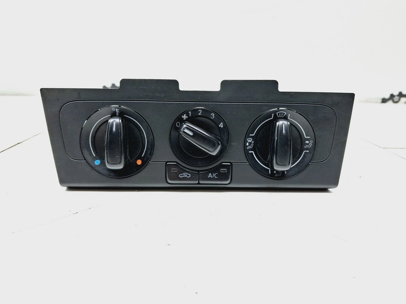 блок управления отопителем (печкой) VW Polo Sedan 2010-2020