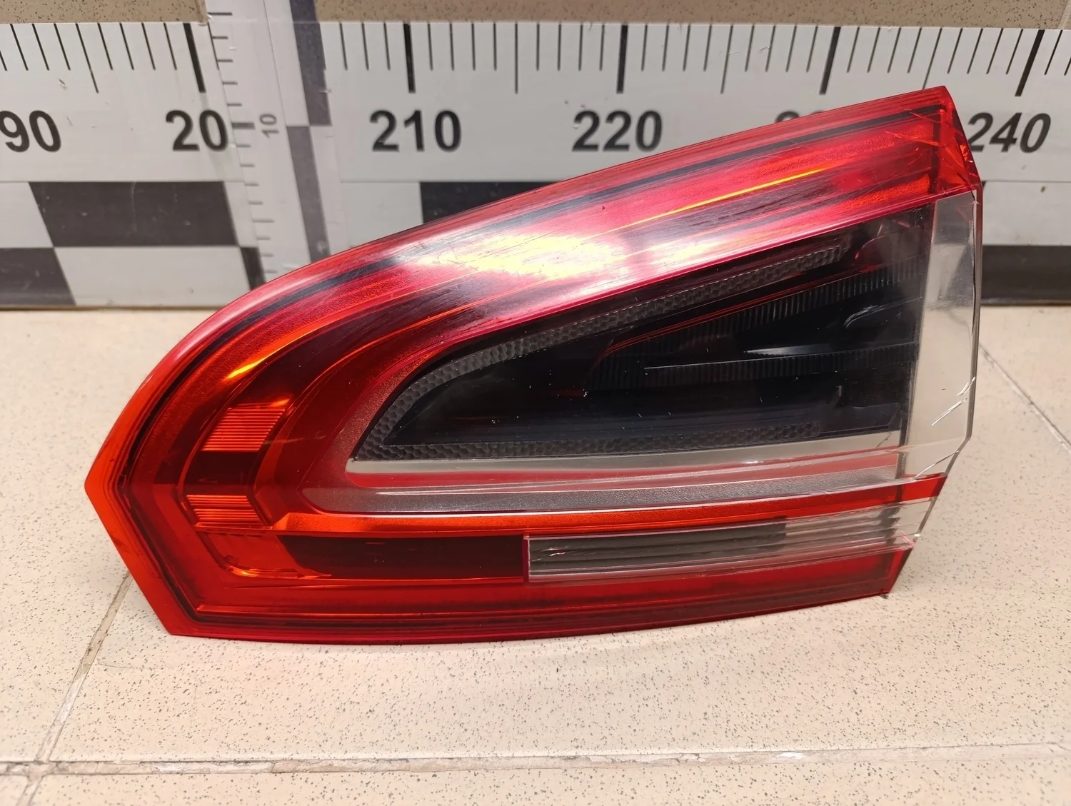 Фонарь задний внутренний правый S-MAX 2006-2015