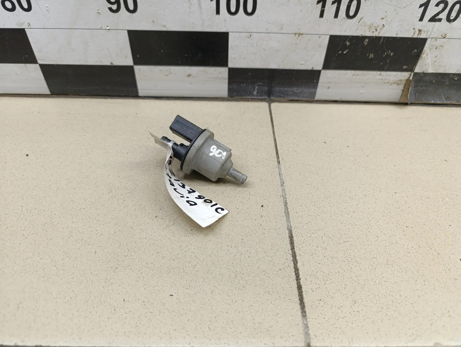 Клапан вентиляции топливного бака A4 [B5] 1994-2000