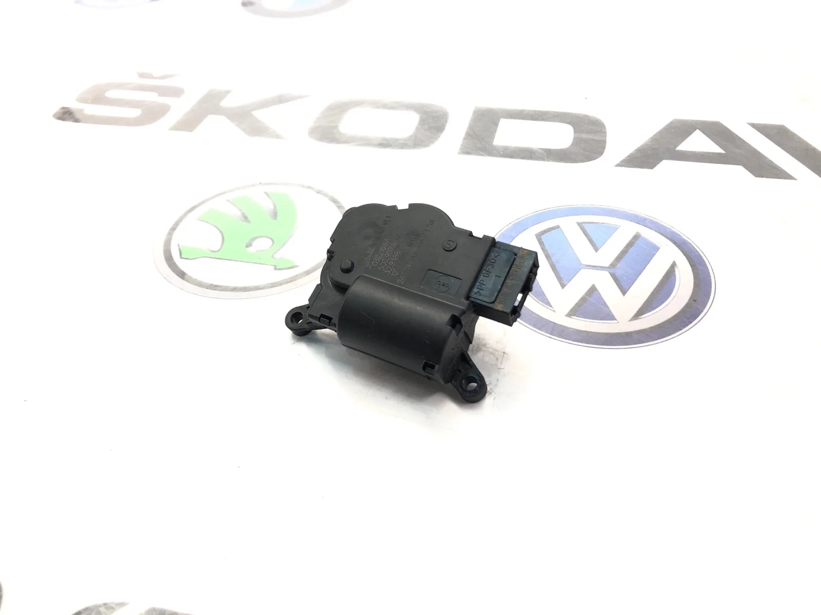 Сервопривод заслонки печки Skoda Octavia Rs 2014 5Q0907511K A7 (5E)