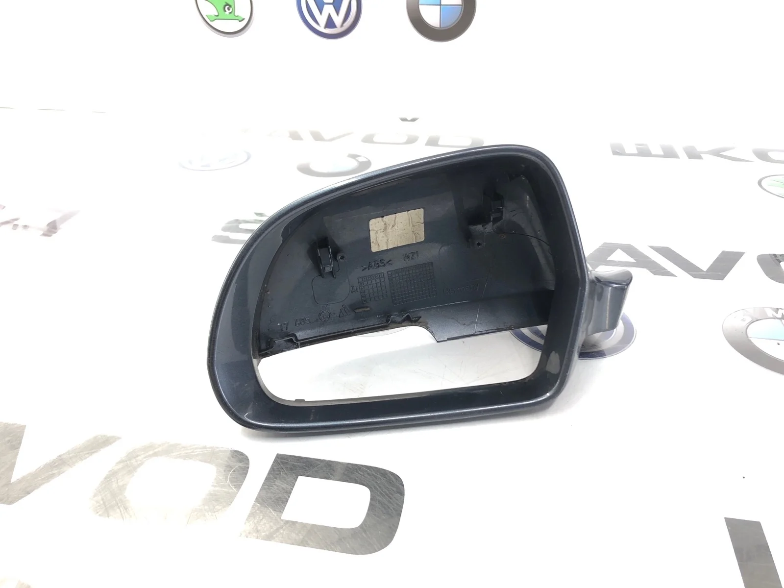 Колпак зеркала заднего вида Skoda Octavia 2011 3T0857537GRU A5 (1Z), левый