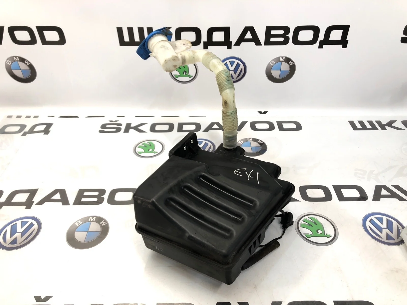 Бачок омывателя Skoda Octavia 2011 1K0955453Q A5 (1Z) 1.8 CDAB