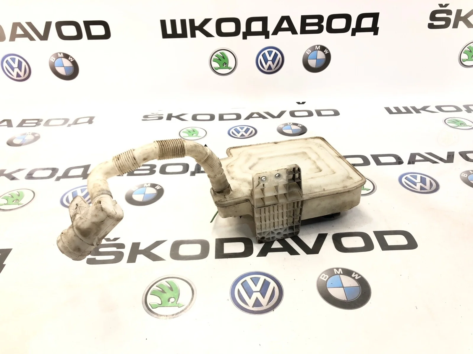 Бачок омывателя Skoda Octavia 2010 1K0955453Q A5 (1Z) 1.4 CAXA