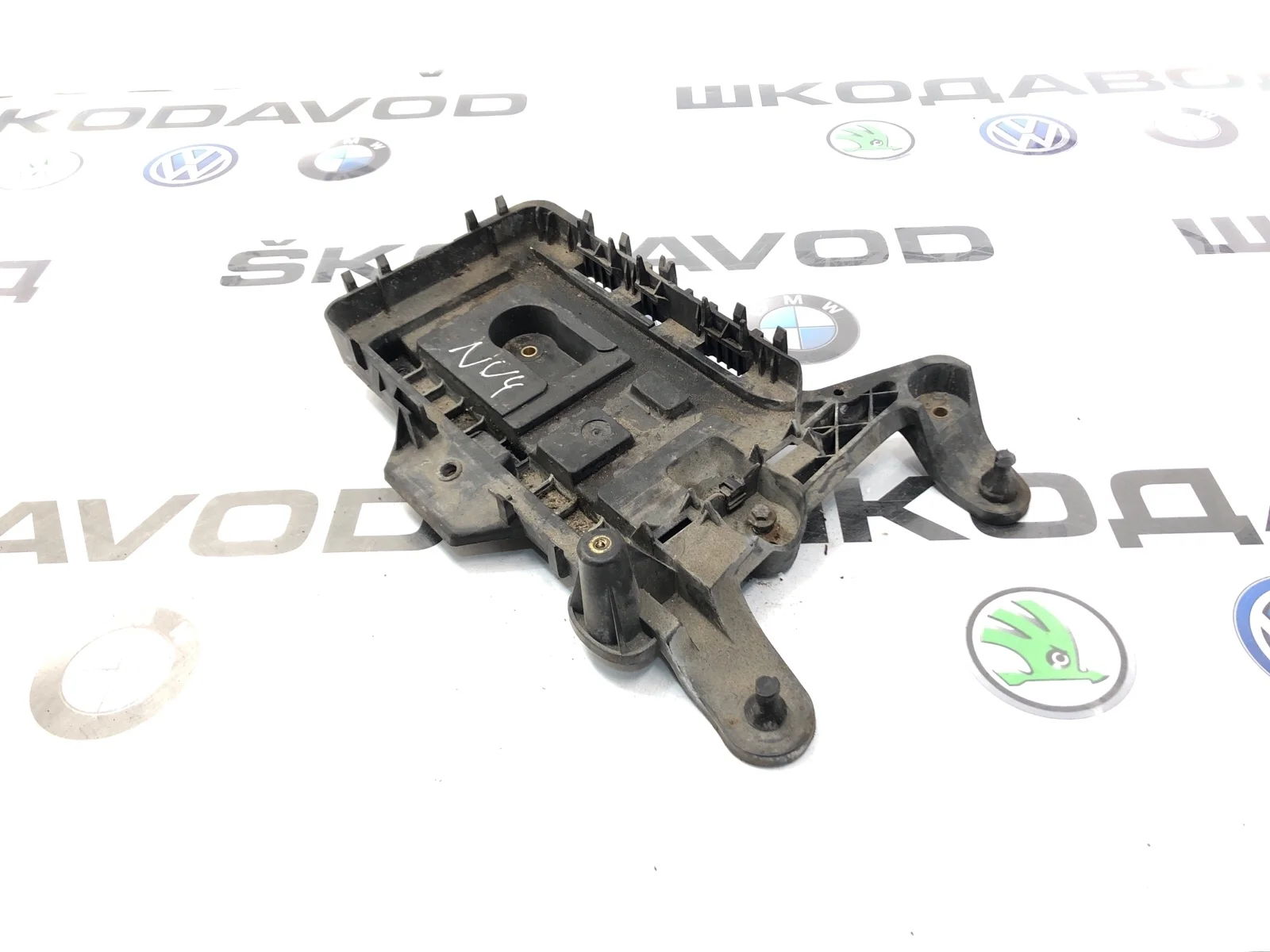 Площадка аккумулятора (АКБ) Skoda Octavia 2011 1K0915333H A5 (1Z) 1.2 CBZB