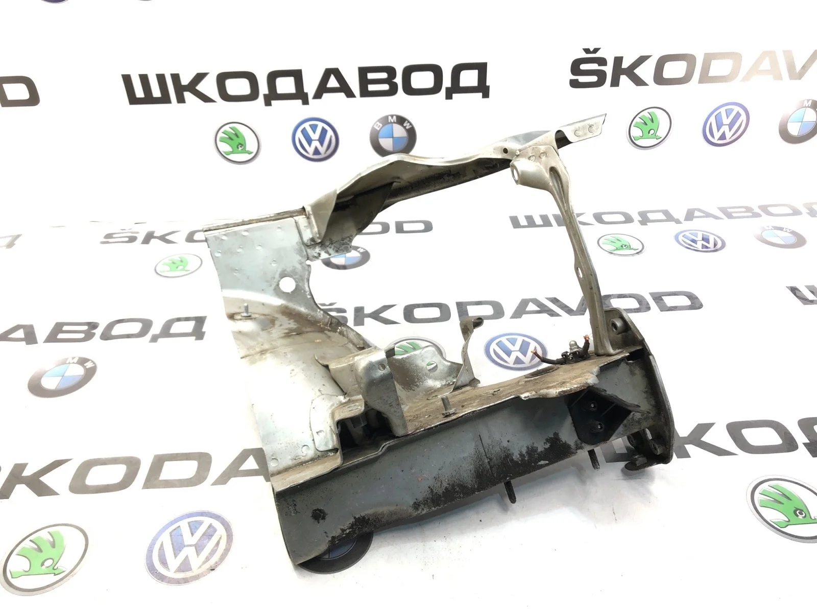 Лонжерон Skoda Octavia Rs 2011 1Z0810365A A5 (1Z), передний левый