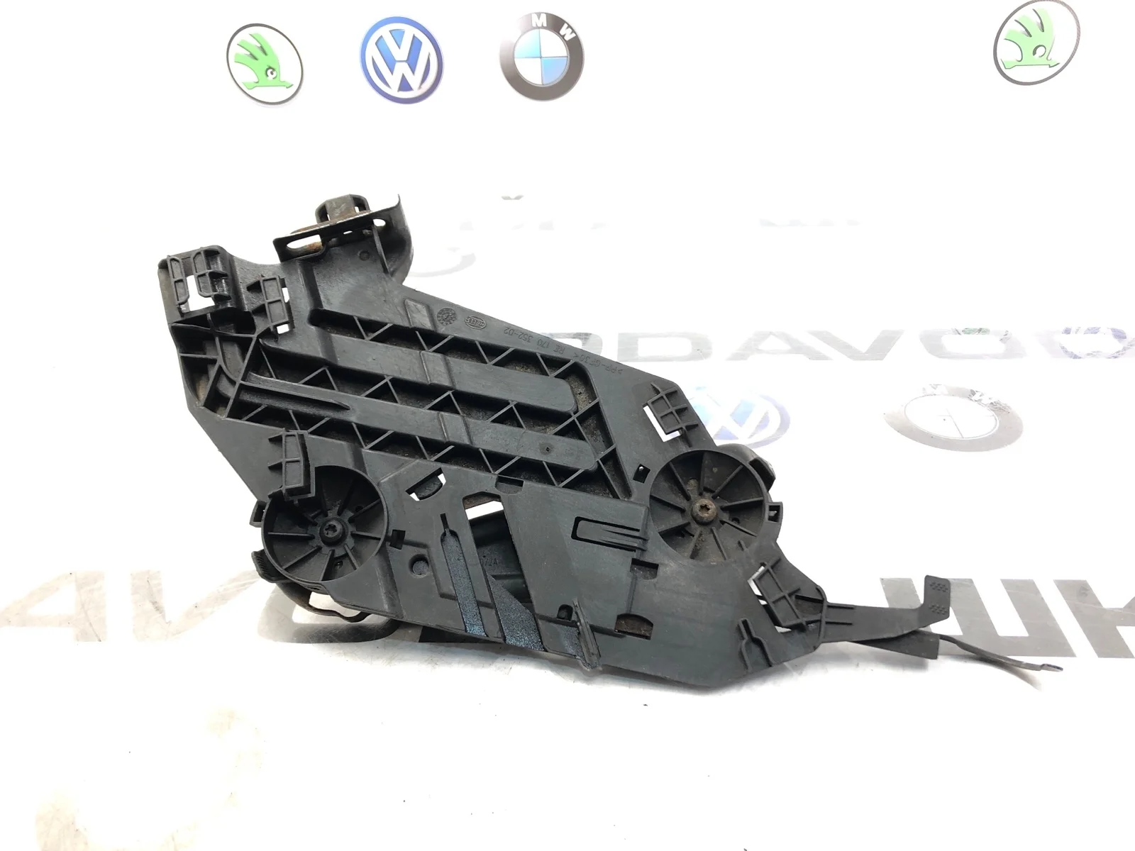 Площадка кронштейн фары Skoda Octavia 2010 1Z0941614 A5 (1Z) 1.4 CAXA, правая