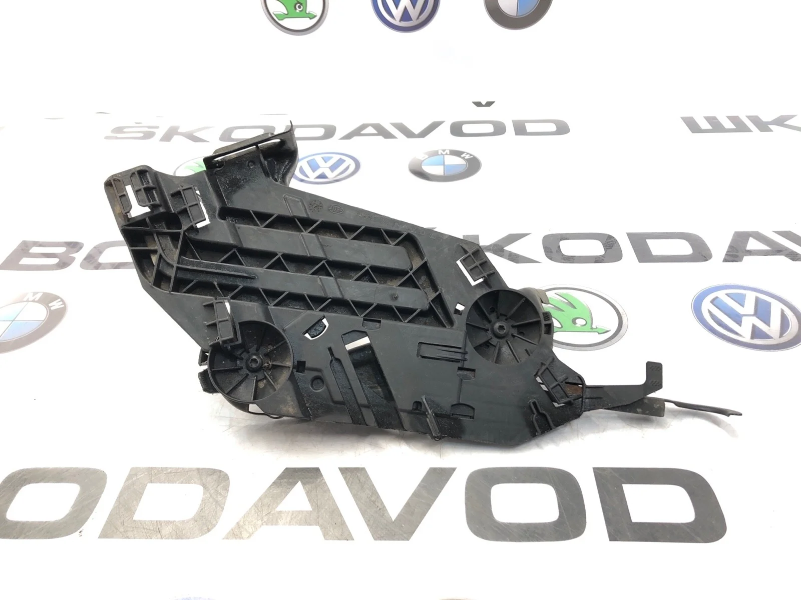 Площадка кронштейн фары Skoda Octavia 2011 1Z0941614 A5 (1Z) 1.8 CDAB, правая