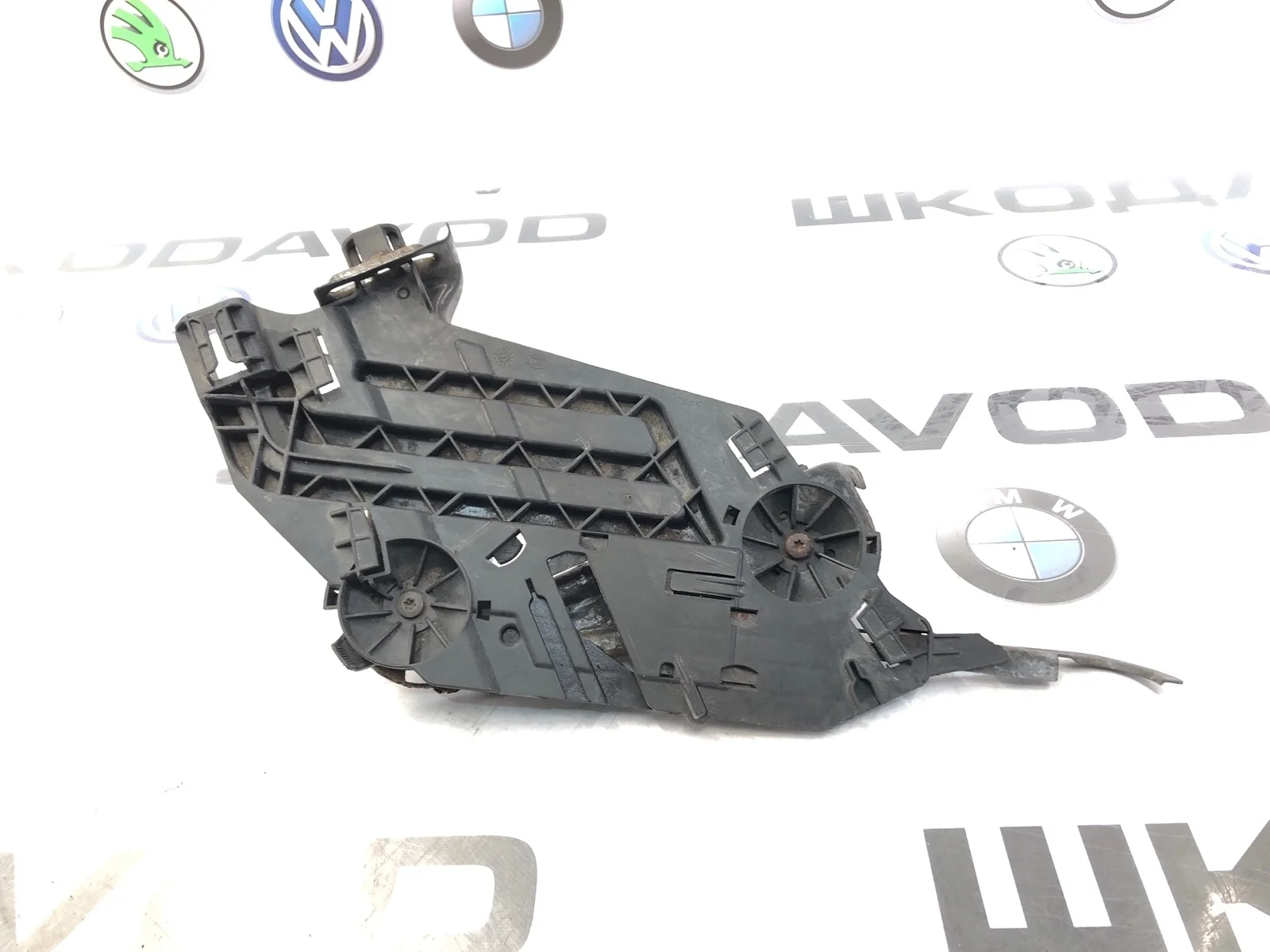 Площадка кронштейн фары Skoda Octavia 2011 1Z0941614 A5 (1Z) 1.6 BSE, правая