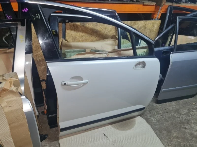 Дверь Peugeot 3008 2010 U5