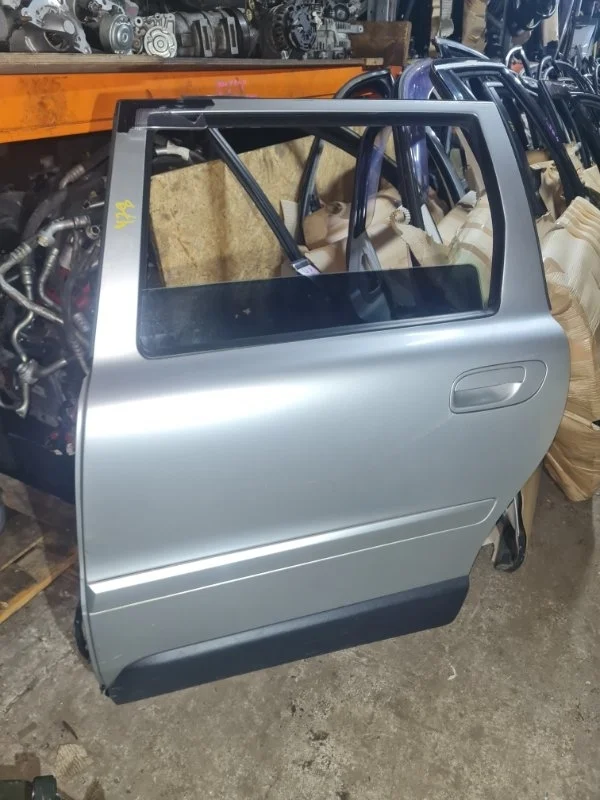 Дверь Volvo XC70 2005 CZ