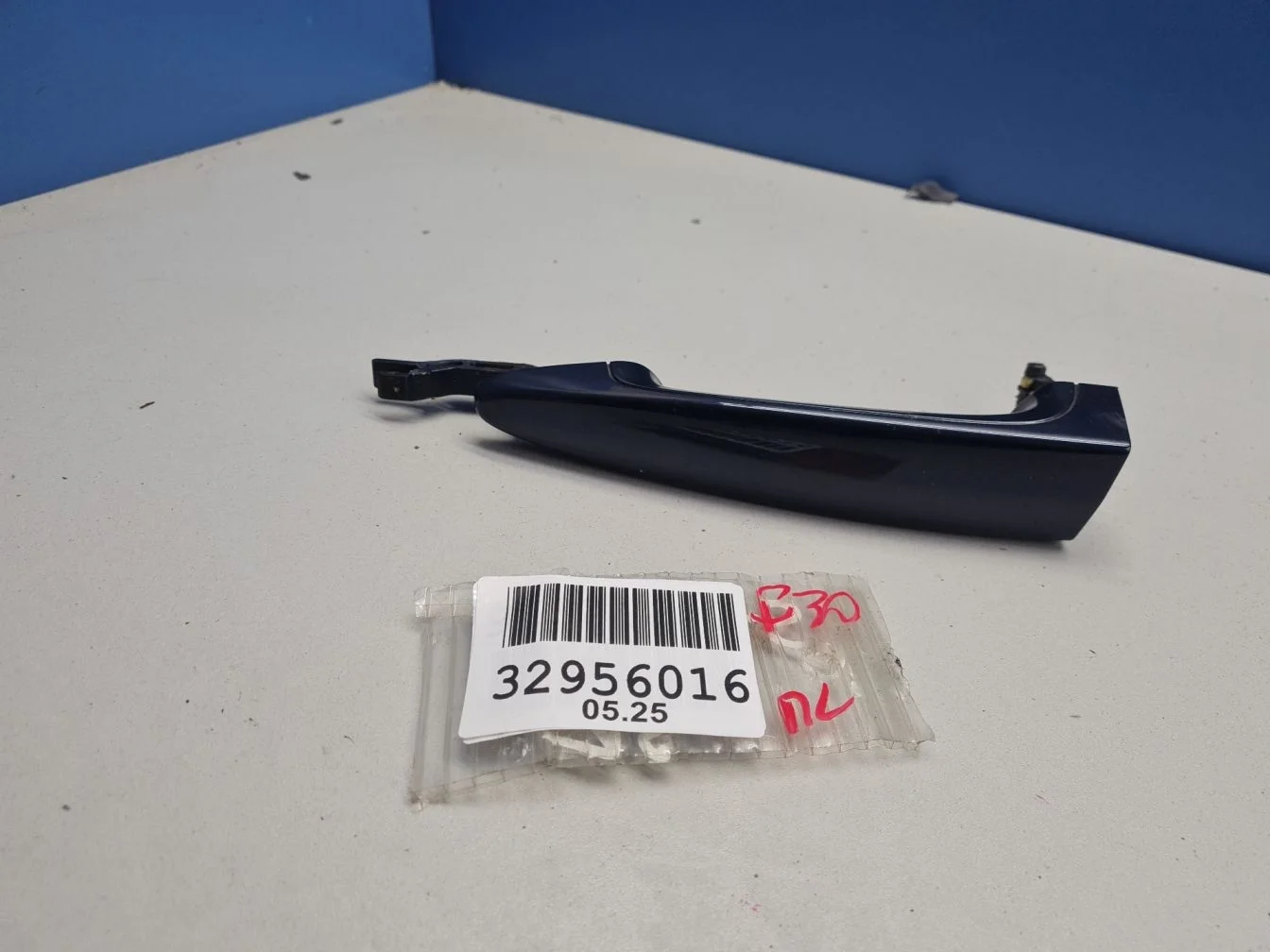 Ручка двери нaружная левая для BMW 3 F30 2011-2018